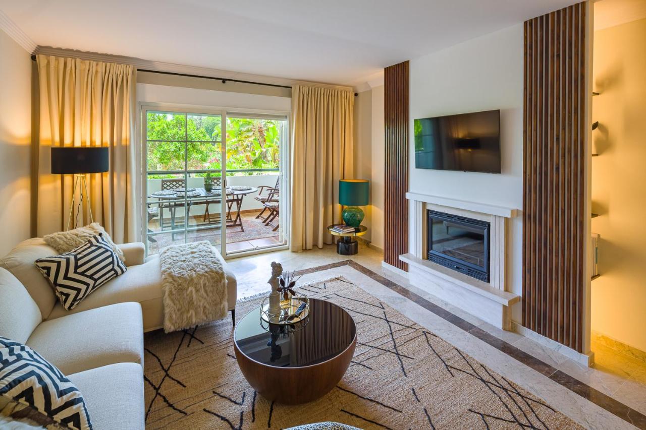 Apartment Next To Puente Newly Done Modern Style 5 Star Luxury